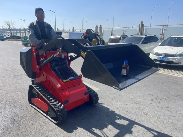 SL-T470 Compact Skid Steer Loader For tight spaces and challenging jobs - Image 3
